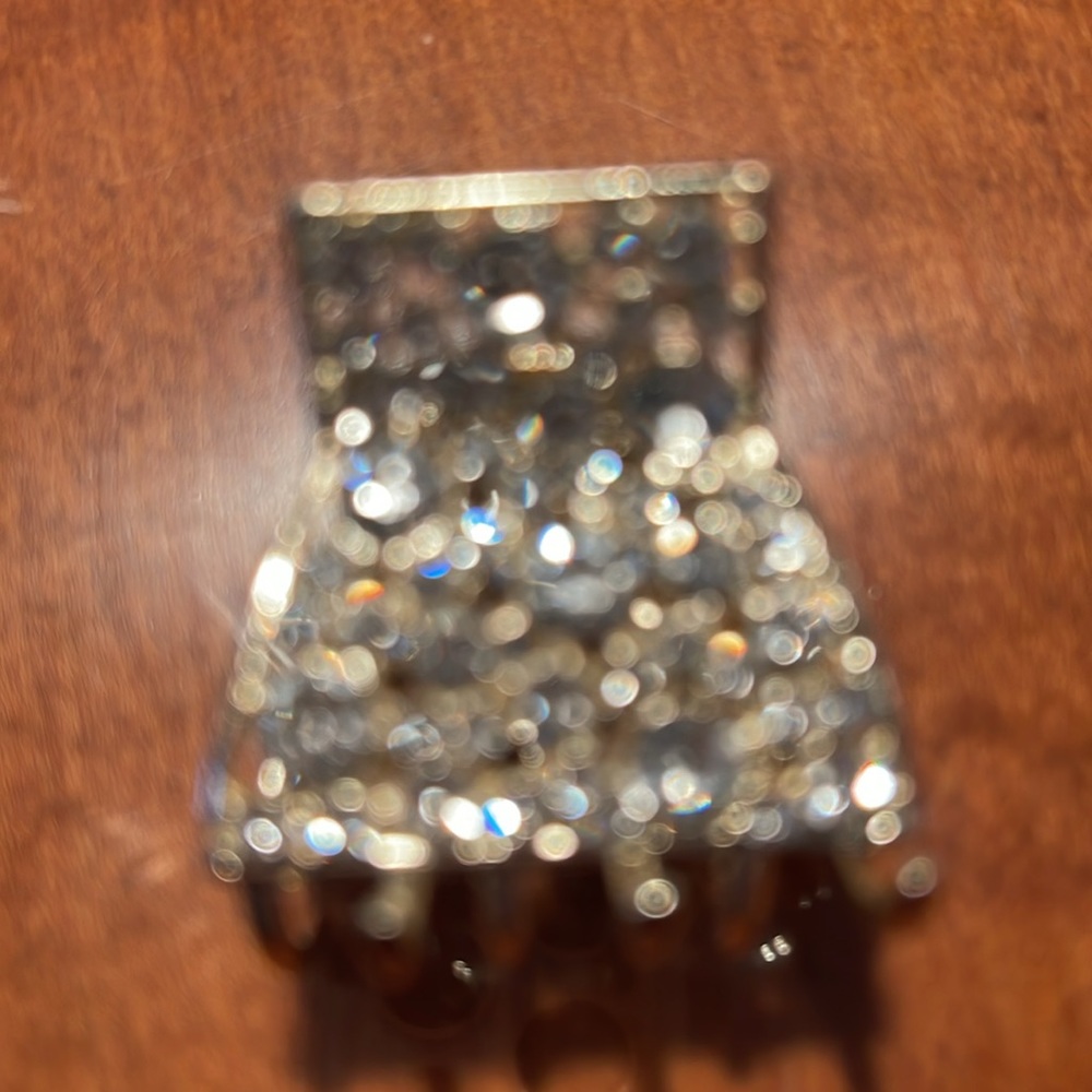 Set of two sparkles hair clips New never worn - Picture 3 of 4